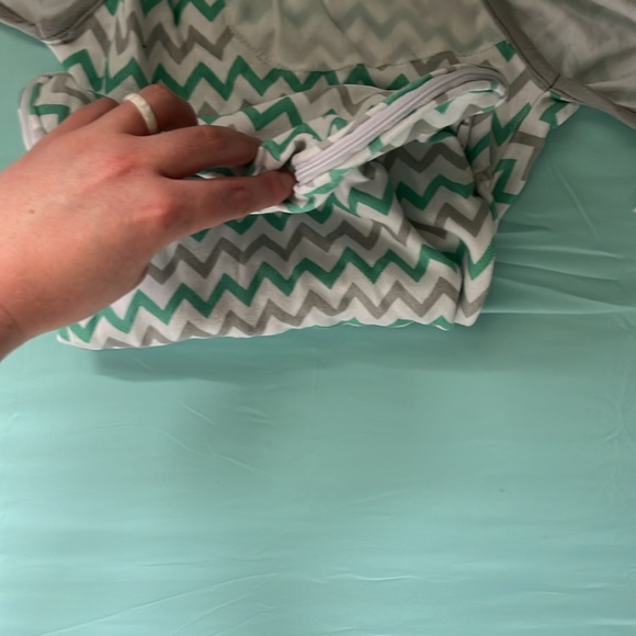 Lot of 2 swaddle me zip up & Velcro Swaddles. 0-3 months & 3-6ish months - Picture 8 of 8